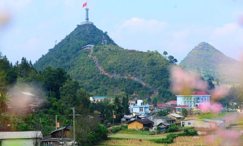 Cột cờ Lũng Cú tạm dừng đón khách, du khách vẫn có nhiều điểm check-in đẹp ở Hà Giang