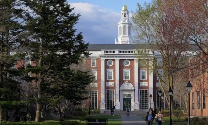 Mỹ siết visa sinh viên quốc tế vào Harvard