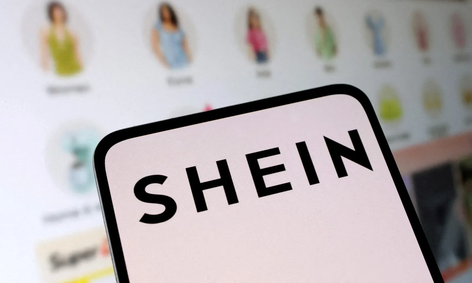 Người tiêu dùng EU khiếu nại nền tảng thời trang nhanh Shein vì chiêu trò bán hàng