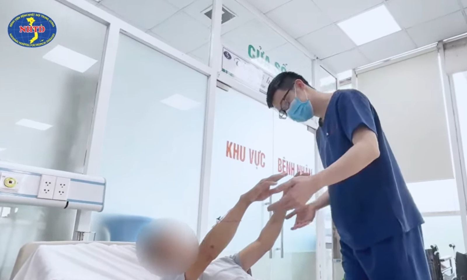 Làm việc ngoài trời nắng nóng, một thợ xây nguy kịch vì sốc nhiệt