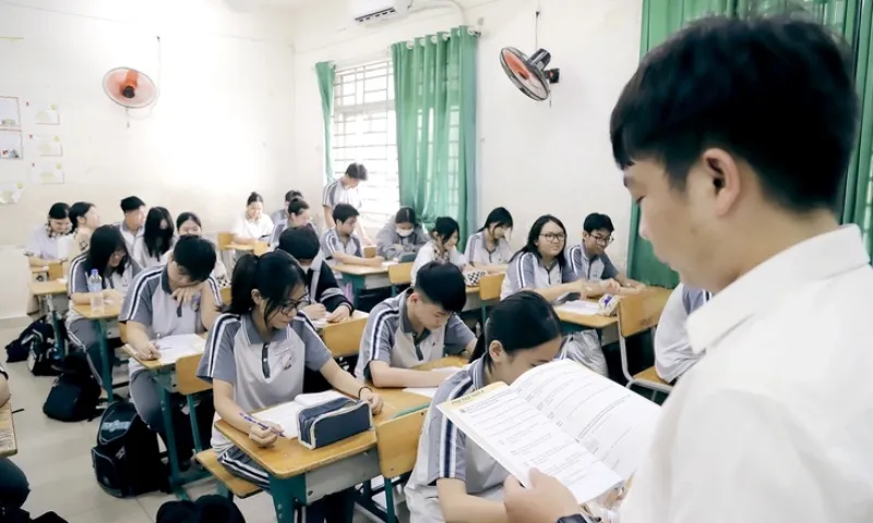 Thu lop 10 TPHCM