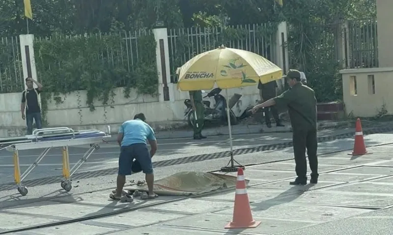 Nhân viên đường sắt tử vong do va chạm với xe tải tại Uông Bí