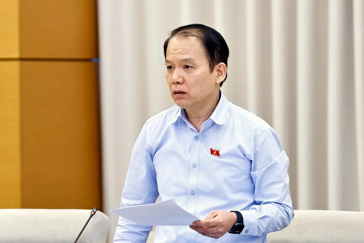 uy-ban-thuong-vu-4