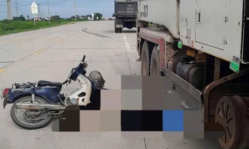 Va chạm xe bồn chở bê tông, người phụ nữ đi xe máy tử vong tại chỗ