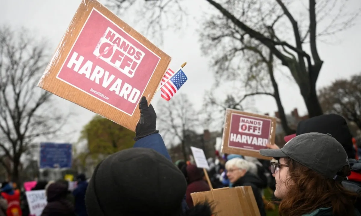 Harvard kiện chính quyền Trump: “Trả đũa bất hợp pháp” sinh viên quốc tế