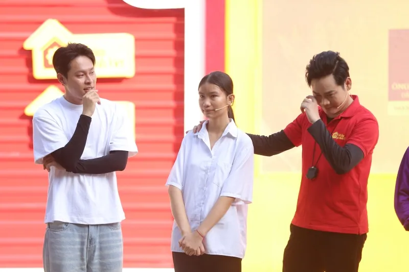 hurrykng-khoc-nuc-no-truoc-co-be-2-lan-mat-di-cha-me-do-tai-nan-giao-thong20250606-091207-22