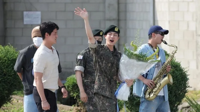 mot-thanh-vien-bts-mua-nha-18-ty-won (3)