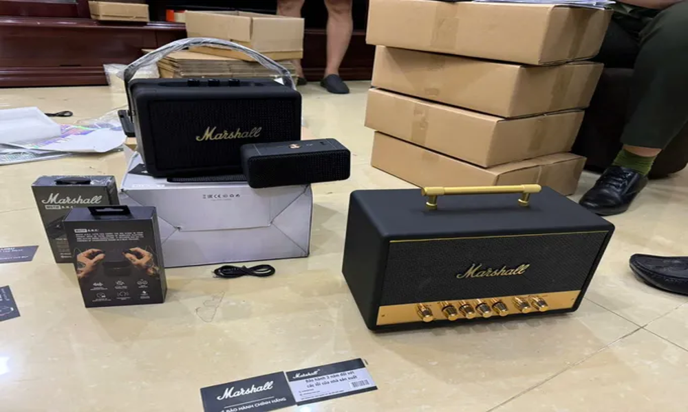 Bắt giữ nhóm sản xuất loa, tai nghe giả mạo thương hiệu Marshall