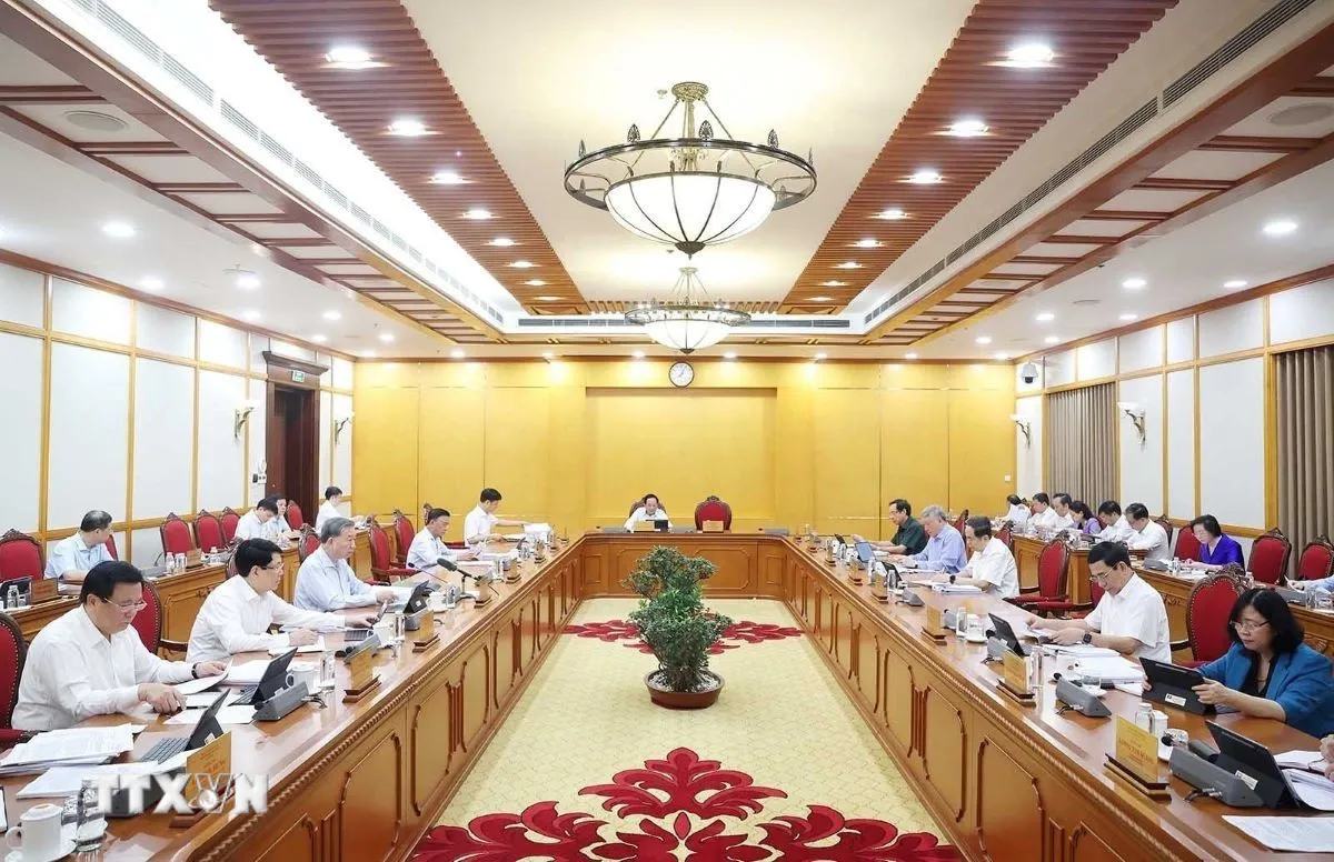 tong-bi-thu-chu-tri-hop-bo-chinh-tri-ve-tien-do-sap-xep-to-chuc-bo-may-va-don-vi-hanh-chinh-0606-2