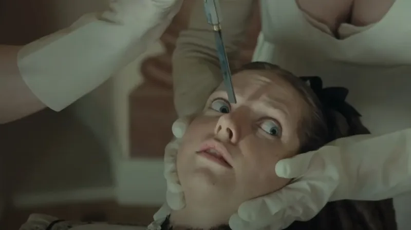 voh-review-phim-the-ugly-stepsister-20