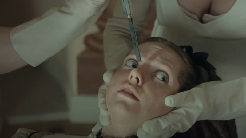 voh-review-phim-the-ugly-stepsister-20