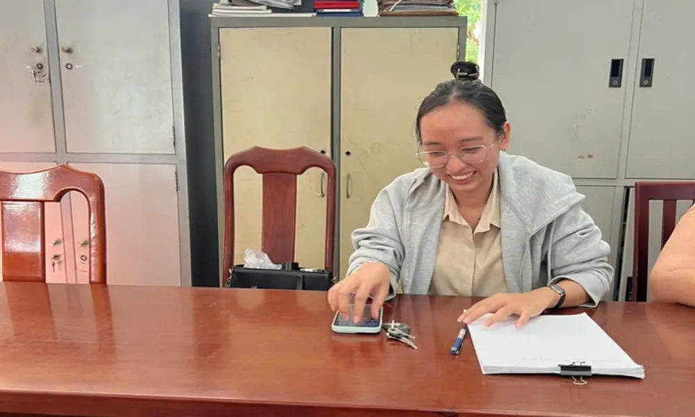 Bất ngờ nhận 130 triệu, cô gái lập tức đến công an trình báo