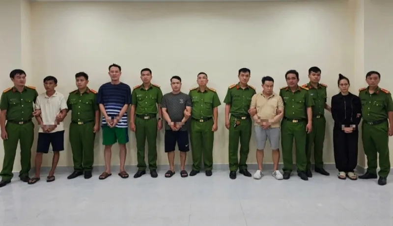 Dong day nhot gia 2025