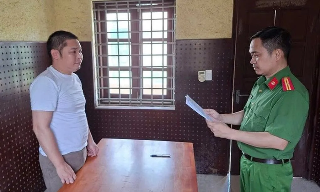 Mang súng đi đòi con: Gã đàn ông bị bắt sau loạt hành vi liều lĩnh