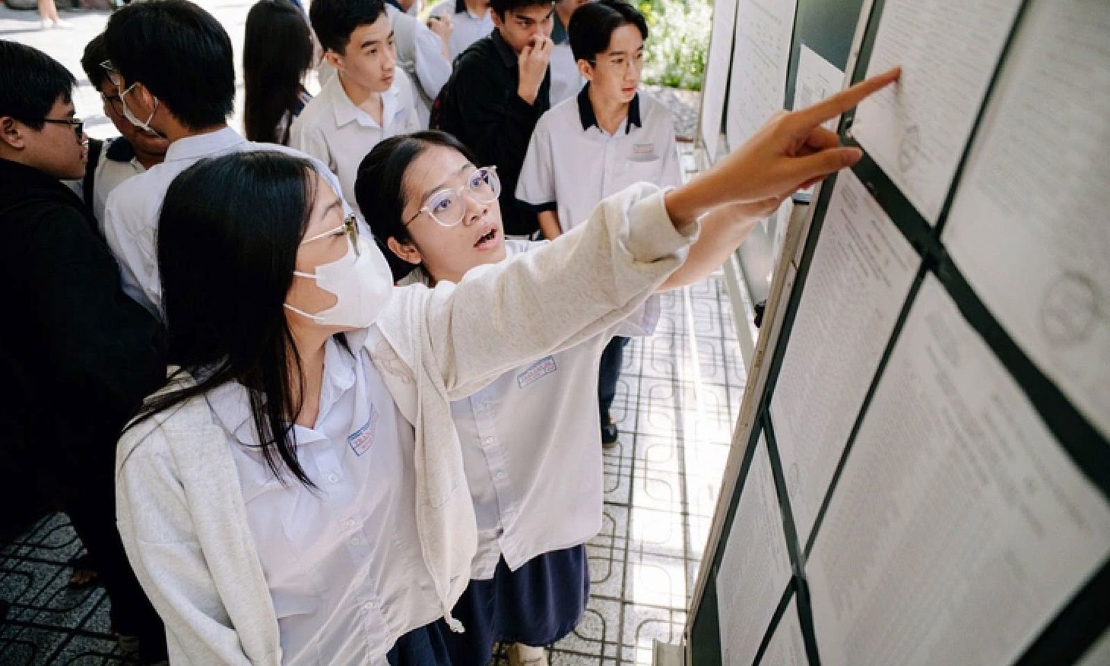 Điểm tin sáng 8/6: TPHCM công bố điểm thi lớp 10 |  Đề nghị miễn phí hóa đơn cho hộ kinh doanh