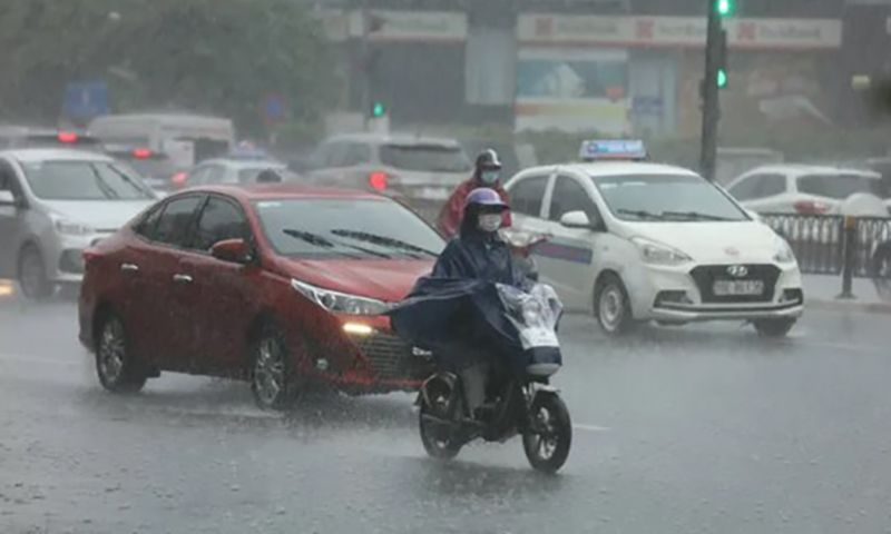 Hà Nội sắp xảy ra mưa giông, nguy cơ ngập úng cục bộ