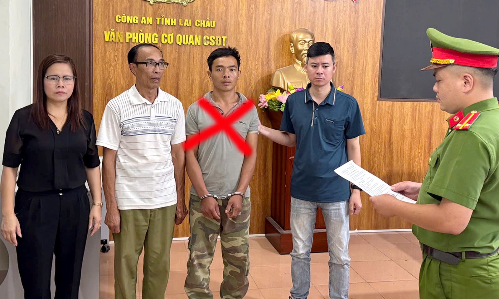 Say rượu sau bữa cơm tối, con trai đánh chết cha dượng