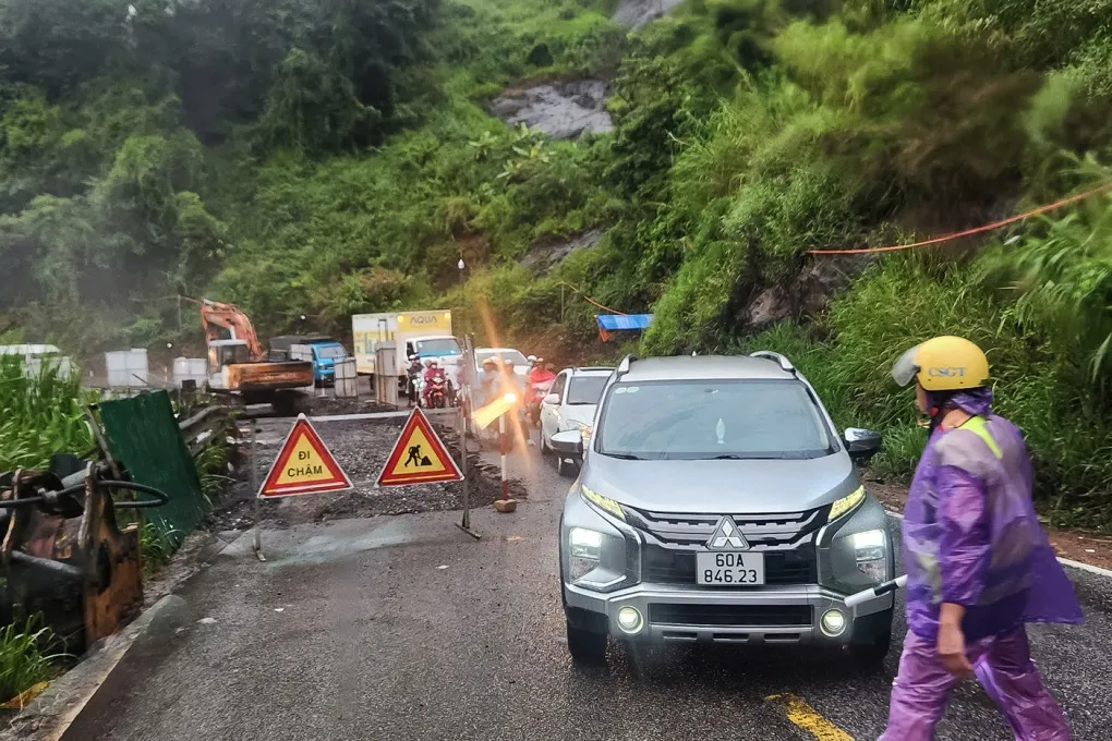 ùn tắc đèo Bảo Lộc-1