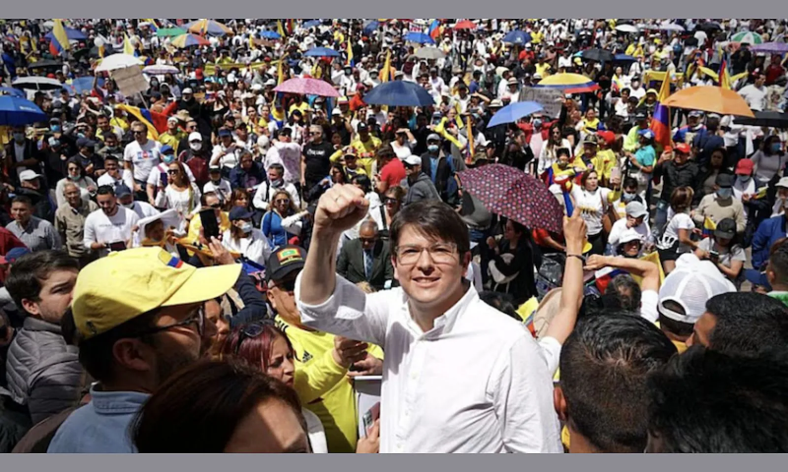 Ứng viên Tổng thống Colombia bị ám sát, đang nguy kịch