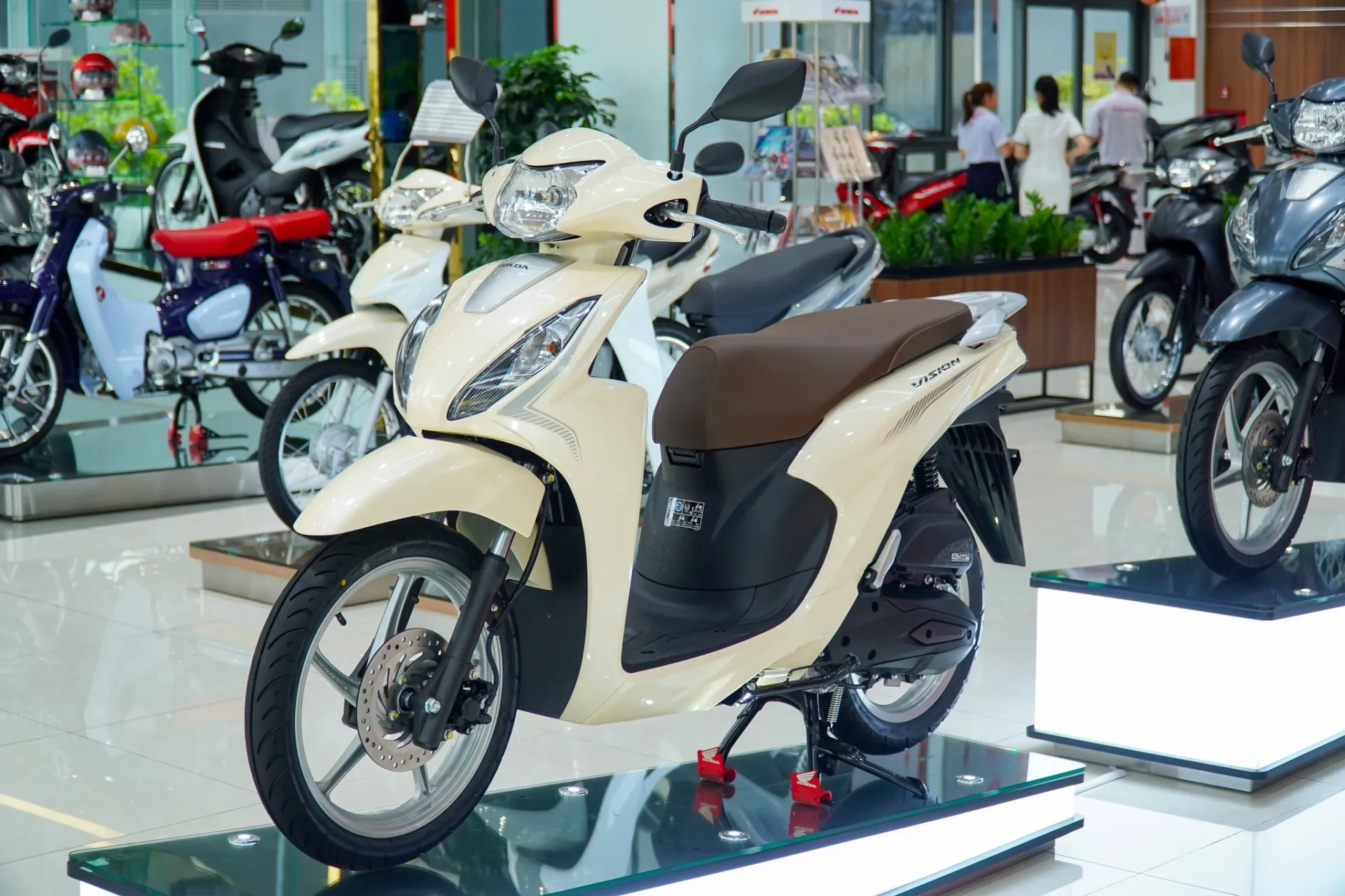 honda-vision-giam-gia-320231225140420202409120900460509400-17490888715531499231963