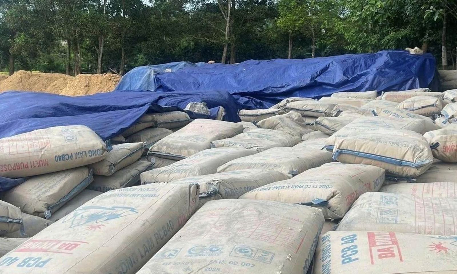 Khởi tố một chủ tịch xã vì để hư hỏng hơn 250 tấn xi măng hỗ trợ xây dựng nông thôn mới
