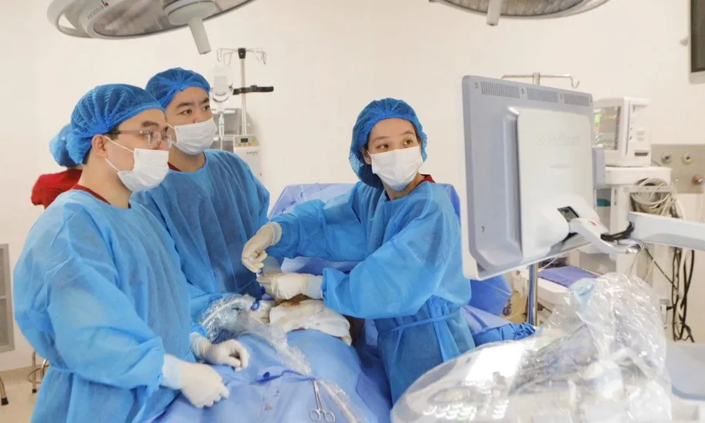 Bệnh viện Phụ sản Hà Nội cứu thai nhi tràn dịch màng phổi nhờ can thiệp bào thai