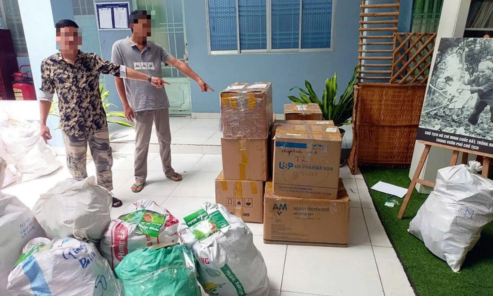 Lộ diện công ty đổ bỏ 3.400 hộp thực phẩm chức năng ở Bình Chánh