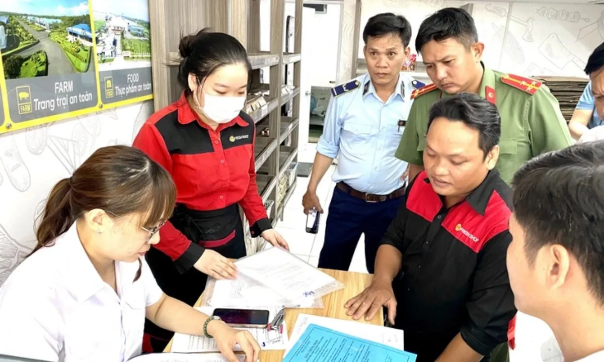 Phạt 3 cửa hàng của công ty C.P. Việt Nam 105 triệu đồng