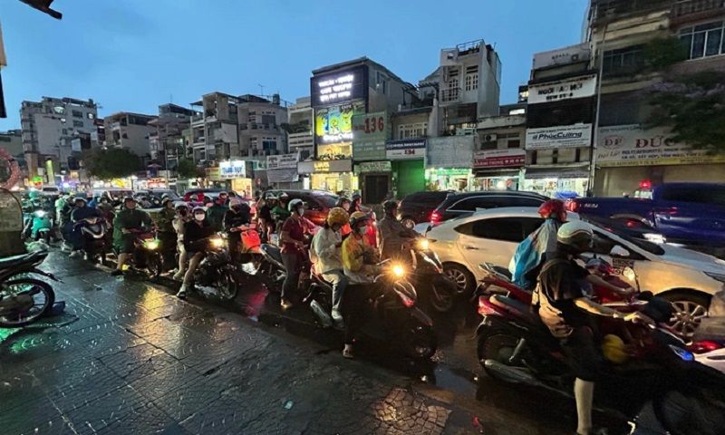 Nam bộ tiếp tục mưa lớn, có nơi vượt 200 mm, nguy cơ ngập sâu vùng trũng