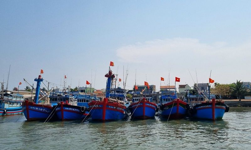 Miền Trung khẩn trương ứng phó bão số 1, nhiều địa phương ban hành công điện khẩn