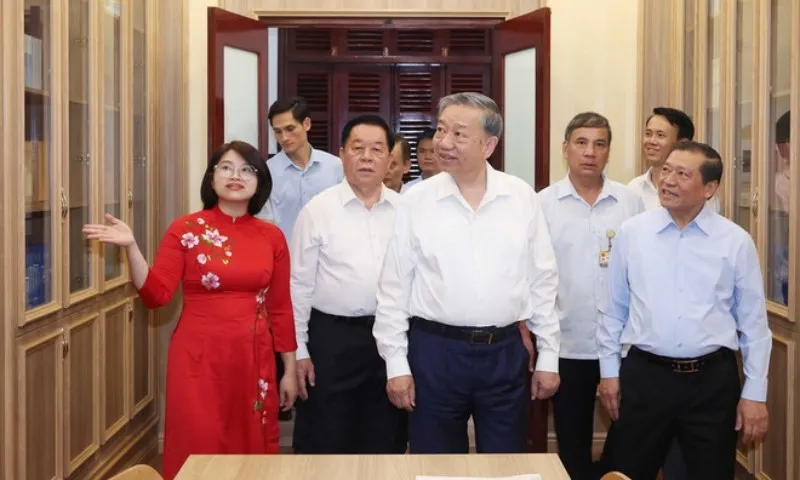 tong-bi-thu-ban-tuyen-giao-4
