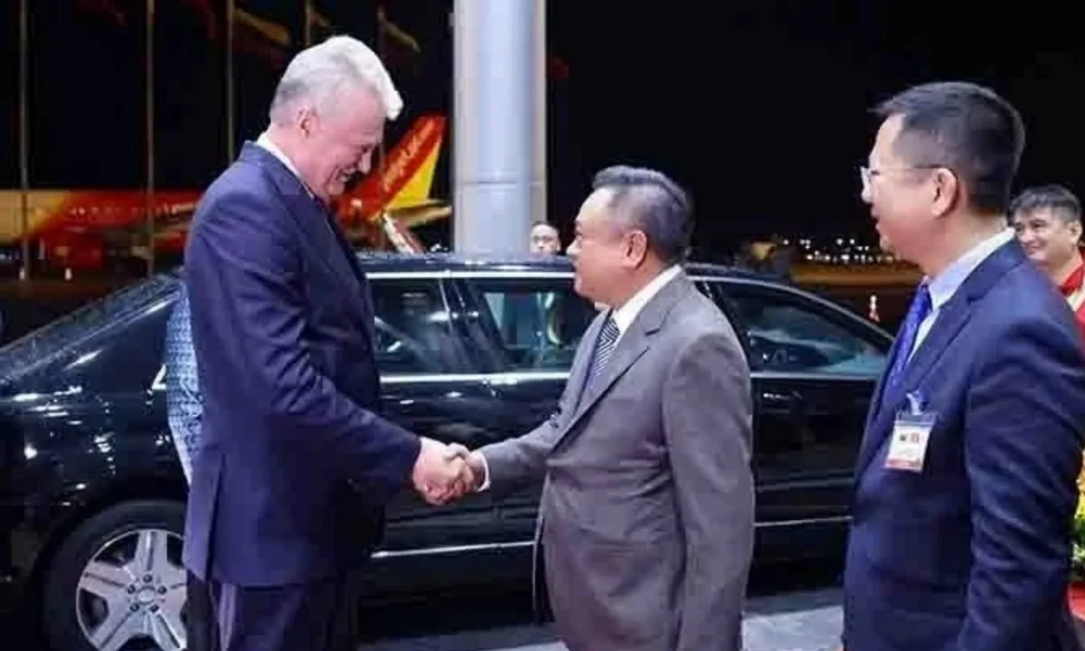 Tổng thống Litva đến Hà Nội, bắt đầu thăm chính thức Việt Nam