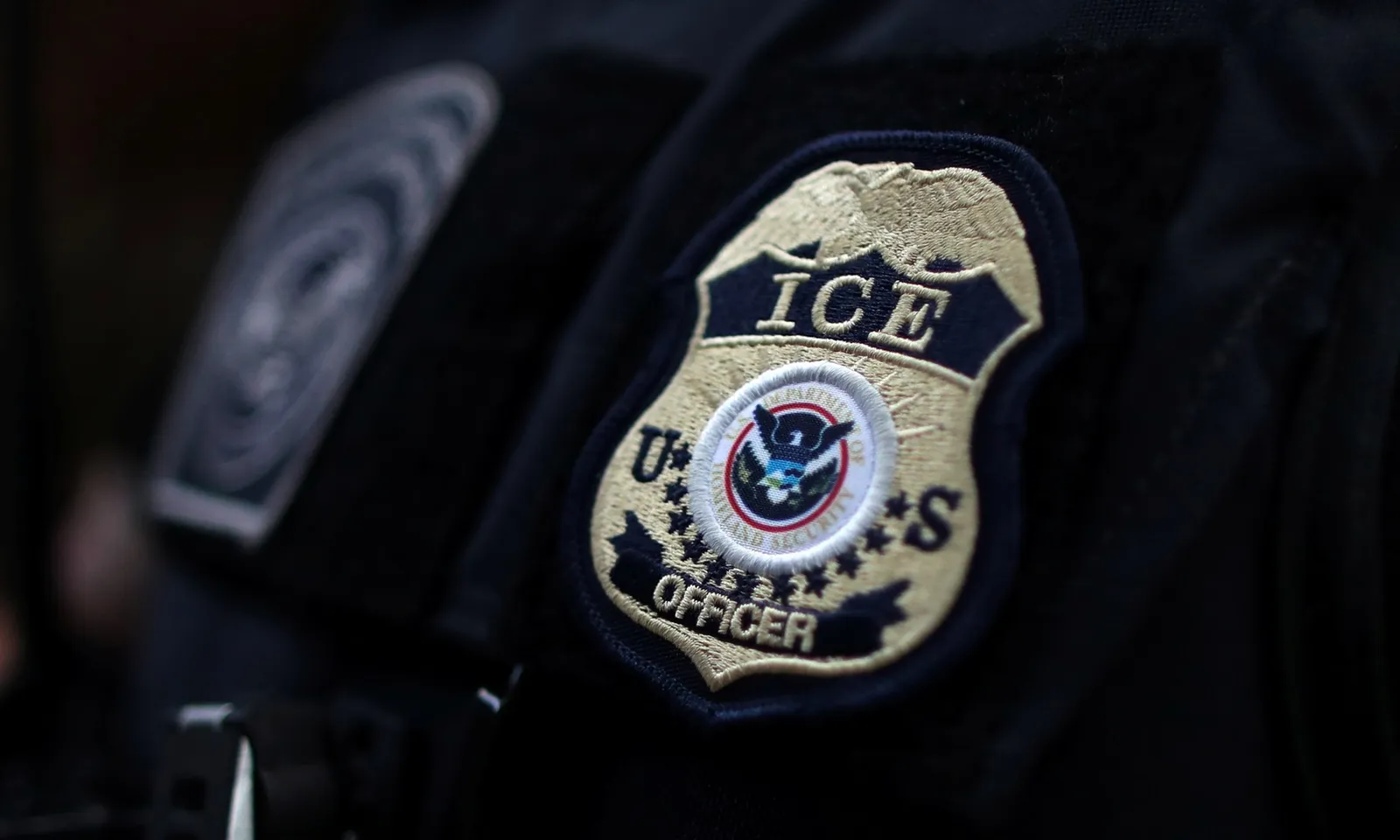 Nhân viên di trú đột kích nhà máy sản xuất thịt ở Mỹ, bắt giữ khoảng 80 người