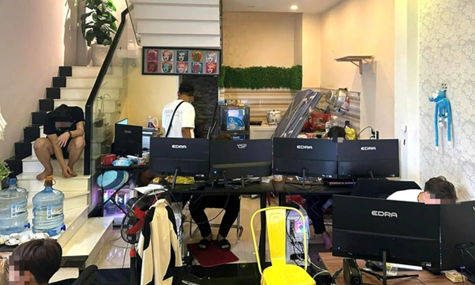 Điểm tin chiều 12/6: Phát hiện nhóm tội phạm công nghệ cao chiếm đoạt 21.000 tài khoản thẻ tín dụng