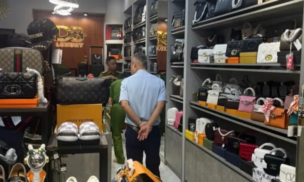 Phát hiện kho hàng “hàng hiệu” giả trị giá gần 1 tỷ đồng tại Long An