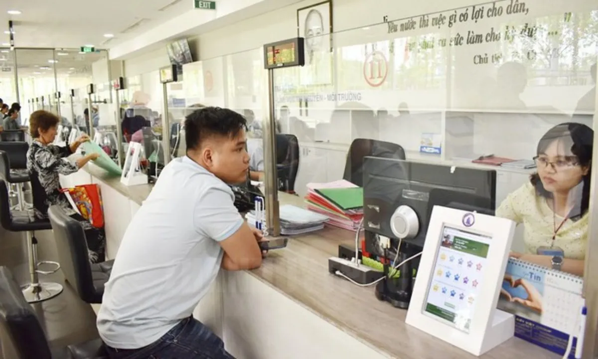 TPHCM yêu cầu không để quá tải khi nộp hồ sơ ở phường, xã mới