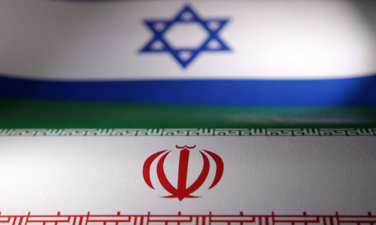 Israel tấn công Iran, cảnh báo xung đột hạt nhân