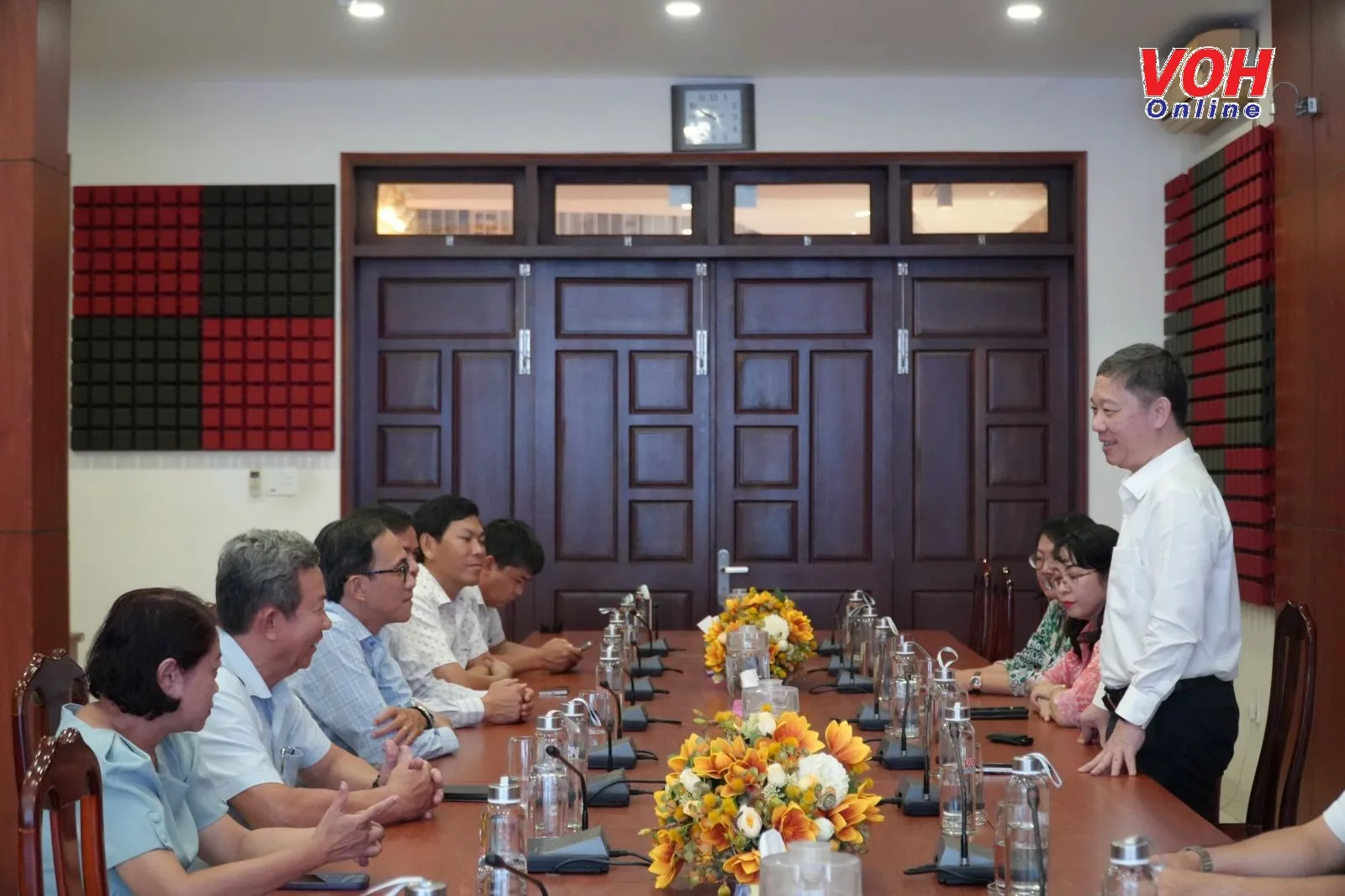 doan-lanh-dao-quan-1-den-tham-voh-6