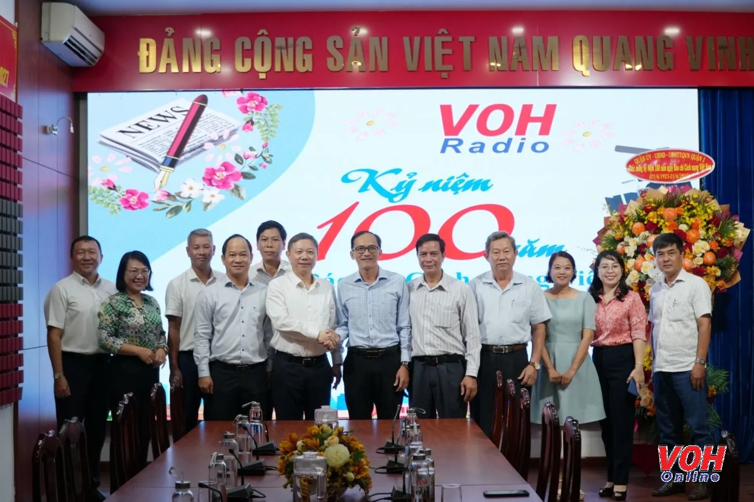 doan-lanh-dao-quan-1-den-tham-voh-7