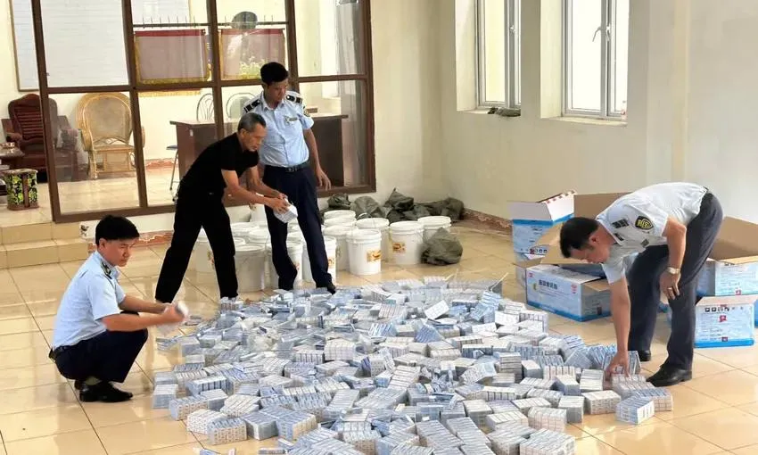 Phát hiện kho thuốc trị ngứa và siro mạch nha nhập lậu quy mô lớn ở Móng Cái