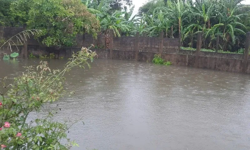 Quảng Bình: Mưa lớn gây ngập lụt, sạt lở và chìm tàu cá, nhiều hộ dân phải sơ tán