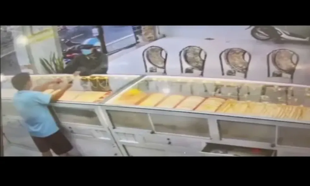Người đàn ông cướp nhẫn vàng ở Cà Mau đã sa lưới sau vài giờ gây án