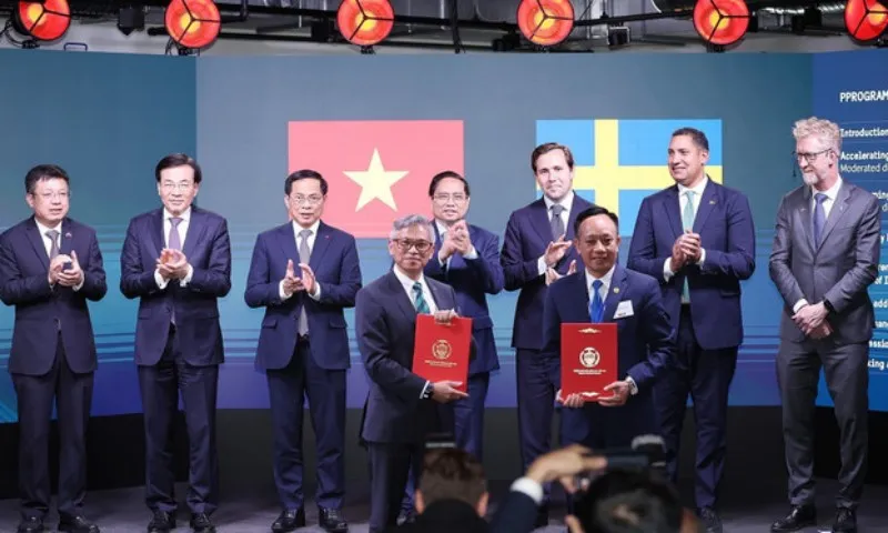 thu-tuong-pham-minh-chinh-du-dien-dan-kinh-te-viet-nam-thuy-dien-1206-9