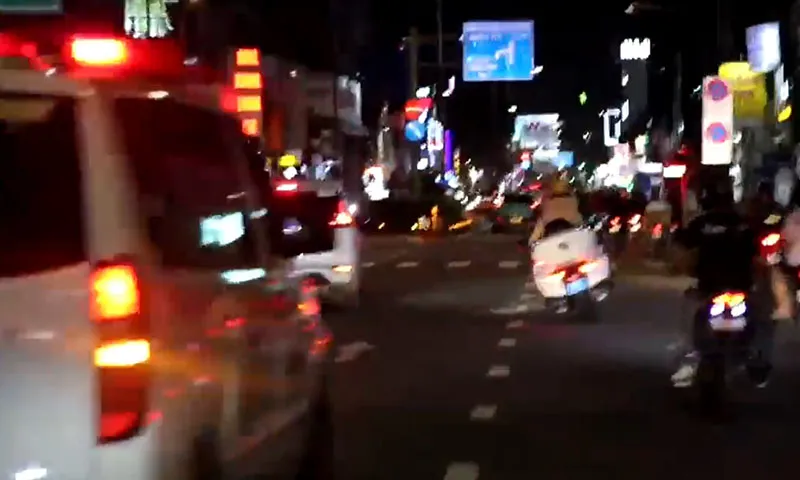 CSGT hỗ trợ cho xe chở tạng kịp thời đến với bệnh nhân ghép tạng