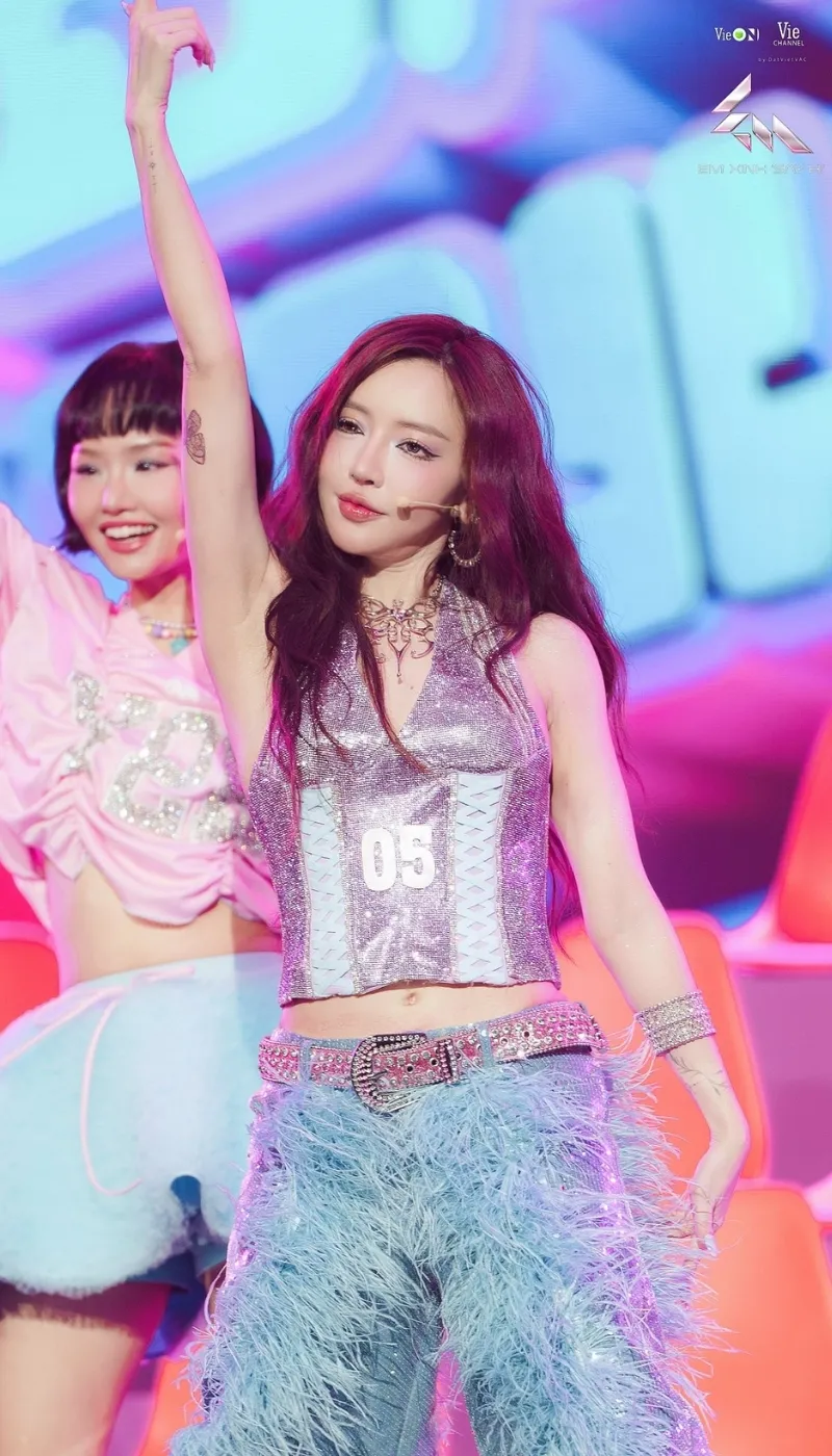 em-xinh-say-hi (4)