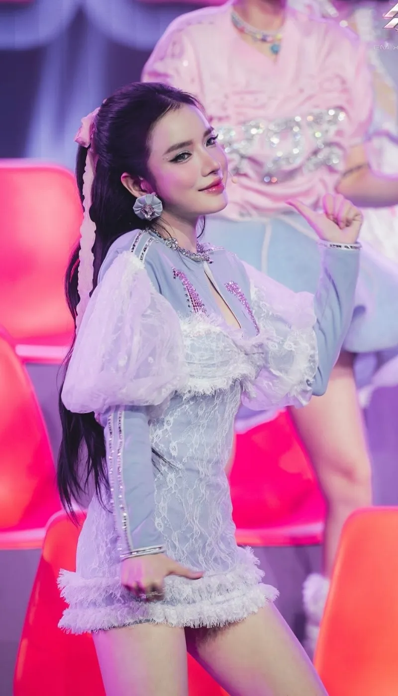 em-xinh-say-hi (5)