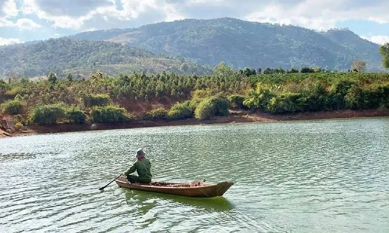 Lật thuyền trên lòng hồ thủy điện, một người tử vong