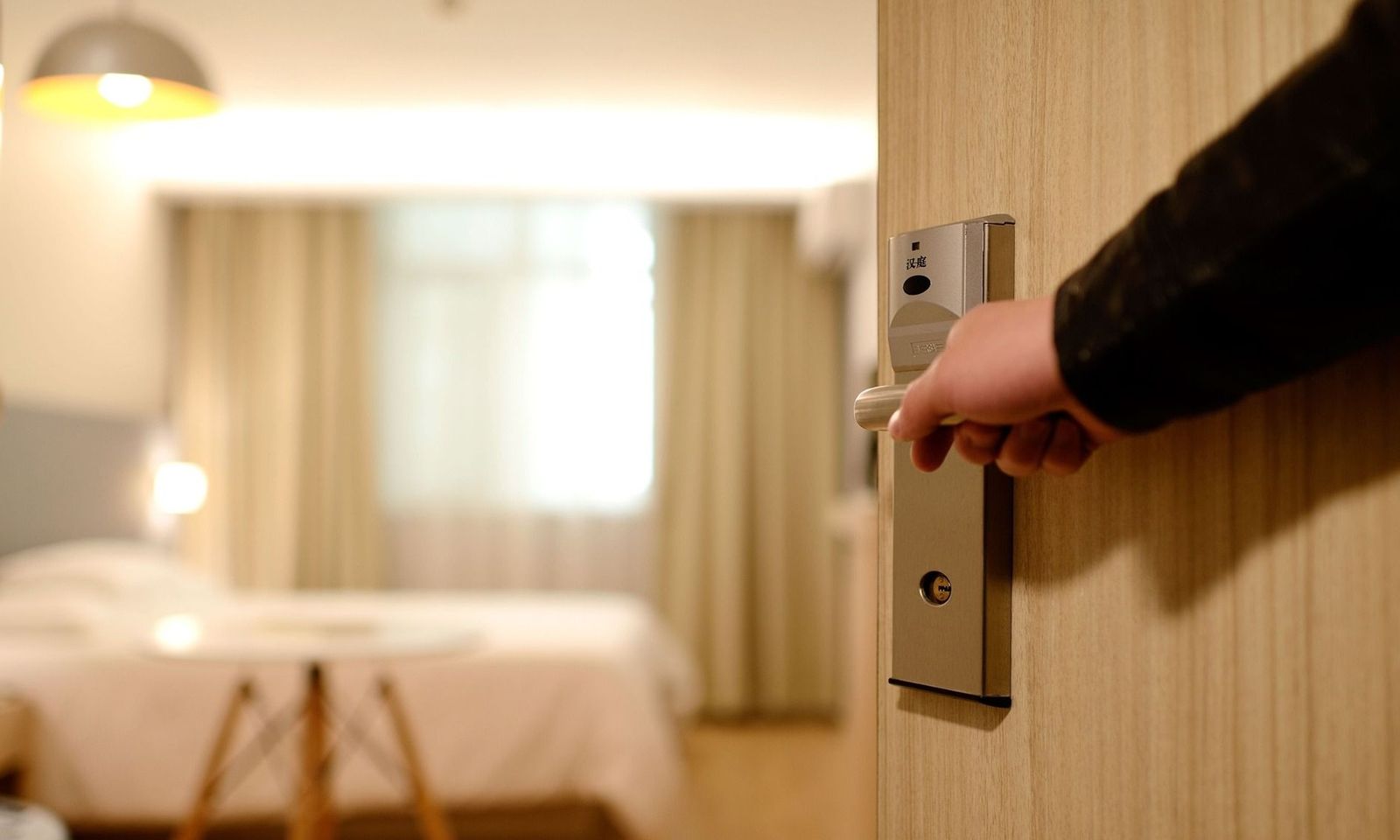 Người phụ nữ mất gần 50 triệu đồng khi đặt khách sạn giảm giá trên mạng