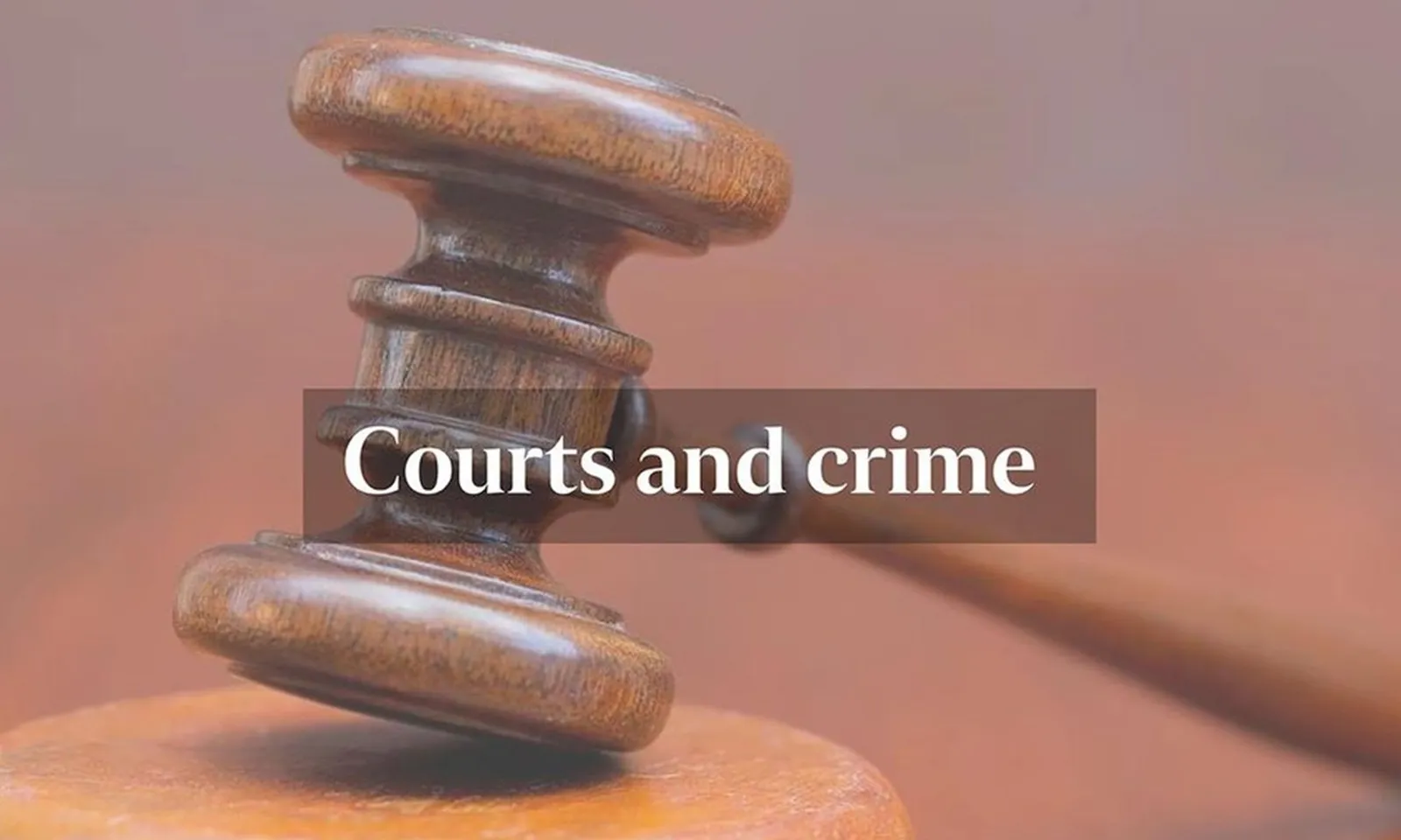 Xét xử nhân viên trung tâm nha khoa chụp ảnh ngực của 25 bệnh nhân