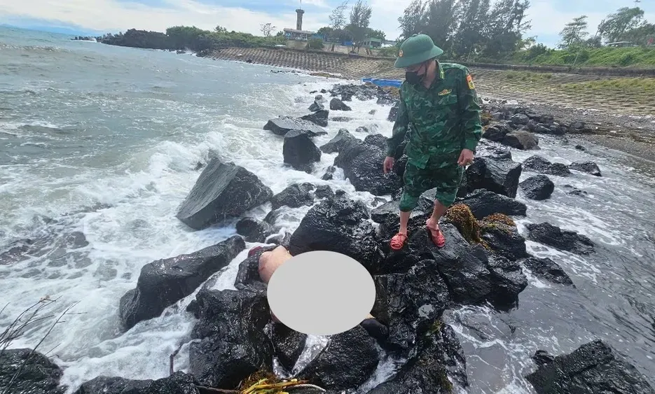 Thi thể một phụ nữ trôi dạt vào bờ biển đảo Cồn Cỏ